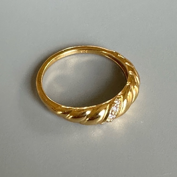 14k Gold finish Sterling Silver Classic Gold Twist CZ Ring - Picture 5 of 17